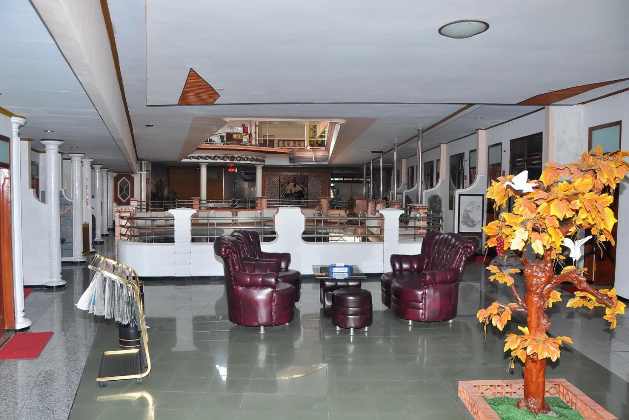 Jembel New Merdeka Hotel מראה חיצוני תמונה