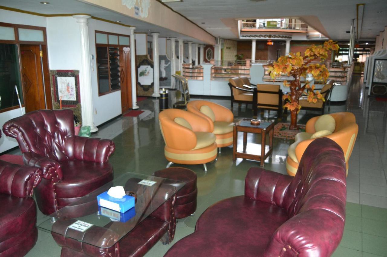 Jembel New Merdeka Hotel מראה חיצוני תמונה