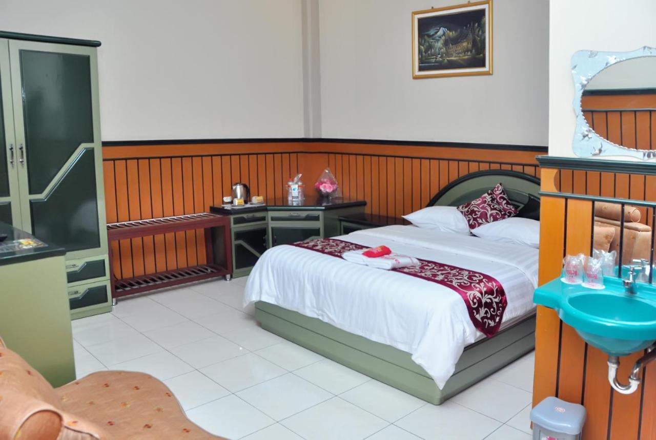 Jembel New Merdeka Hotel מראה חיצוני תמונה