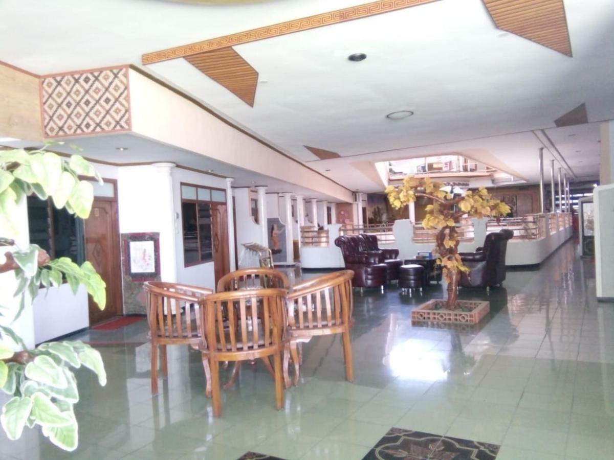 Jembel New Merdeka Hotel מראה חיצוני תמונה